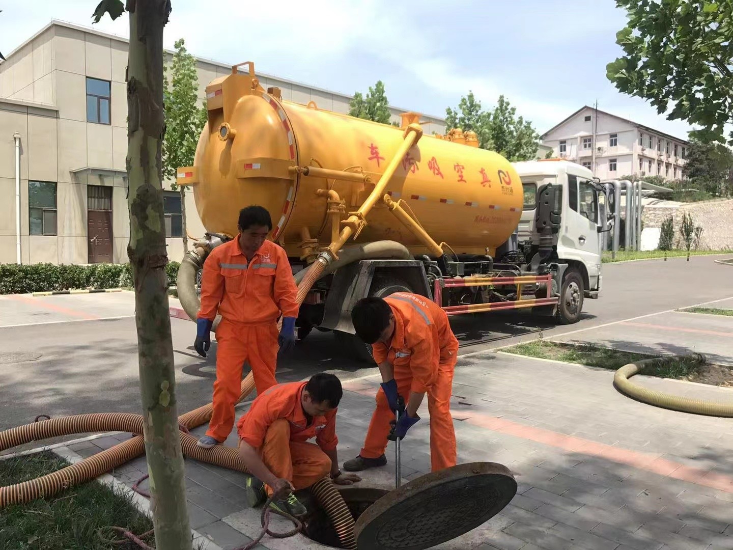 恩阳化粪池清理与5-8吨吸粪车施工效率分析